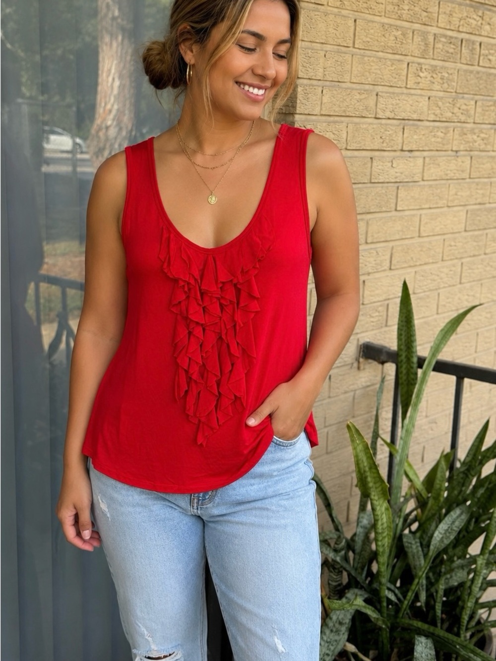 Ellen Tracy Red Sleeveless Flounce Front Top Size Large